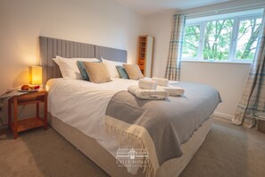 3 bedrooms, iron/ironing board, Internet, bed sheets