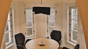 Villa, Private Bathroom (Dachgeschoss) | Dining