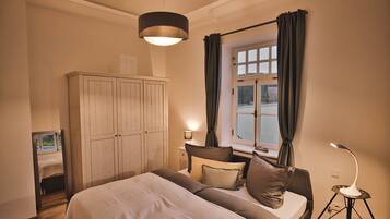 Apartment, Private Bathroom (Erdgeschoss) | 2 bedrooms, premium bedding, down comforters, memory foam beds