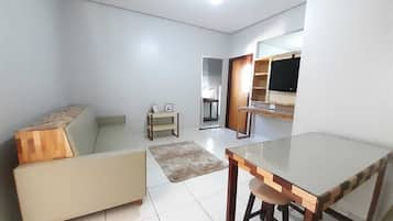 Deluxe Apartment | Private kitchenette