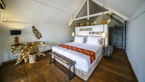 16 bedrooms, internet, bed sheets, wheelchair access