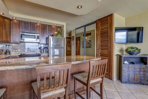 Fridge, microwave, oven, stovetop - Newly upgraded kitchen with oceanfront views (Lahaina)