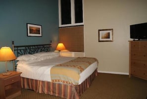 2 室のベッドルーム、セーフティボックス (室内)、アイロン / アイロン台、WiFi (無料)