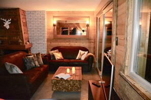 TV, fireplace - Chalet BAMBI in GÉRARDMER for unforgettable holidays (GERARDMER)