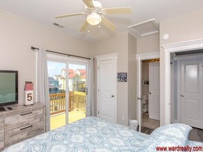 4 bedrooms, iron/ironing board, free WiFi