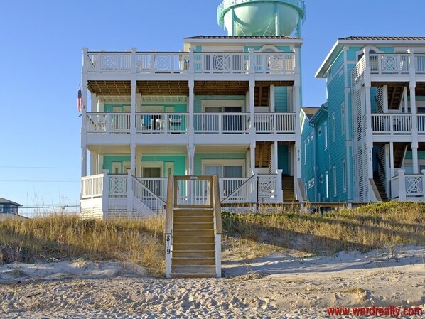 Exterior - The Snoozer - Gorgeous Oceanfront Home right on the beach! (Topsail Beach)