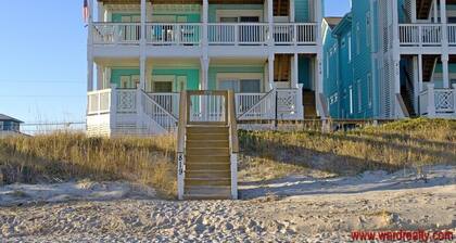 The Snoozer - Gorgeous Oceanfront Home right on the beach!