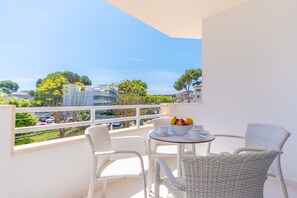 Outdoor dining - MASSANET (1C) - Beautiful apartment with private terrace and with the beach a short walk o (Capdepera)