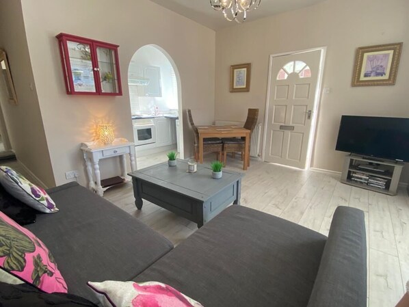 Family Apartment (Ground Floor) | Living area - Rawcliffe Holiday Lets (Blackpool)