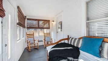 1 bedroom, desk, iron/ironing board, free WiFi