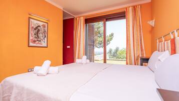4 Schlafzimmer, Bügeleisen/Bügelbrett, kostenloses WLAN, Bettwäsche