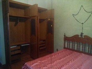 Casa, 6 quartos | Cortinas blackout, Wi-Fi de cortesia