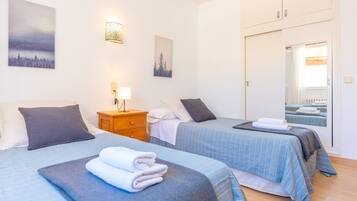 3 bedrooms, iron/ironing board, free WiFi, bed sheets