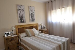 3 bedrooms, iron/ironing board - Altafulla Platja Apartment - Family only (Altafulla)