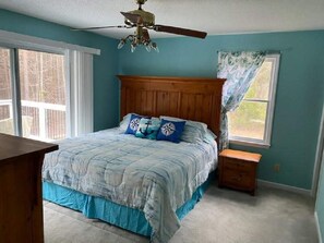 3 bedrooms, desk, free WiFi, bed sheets