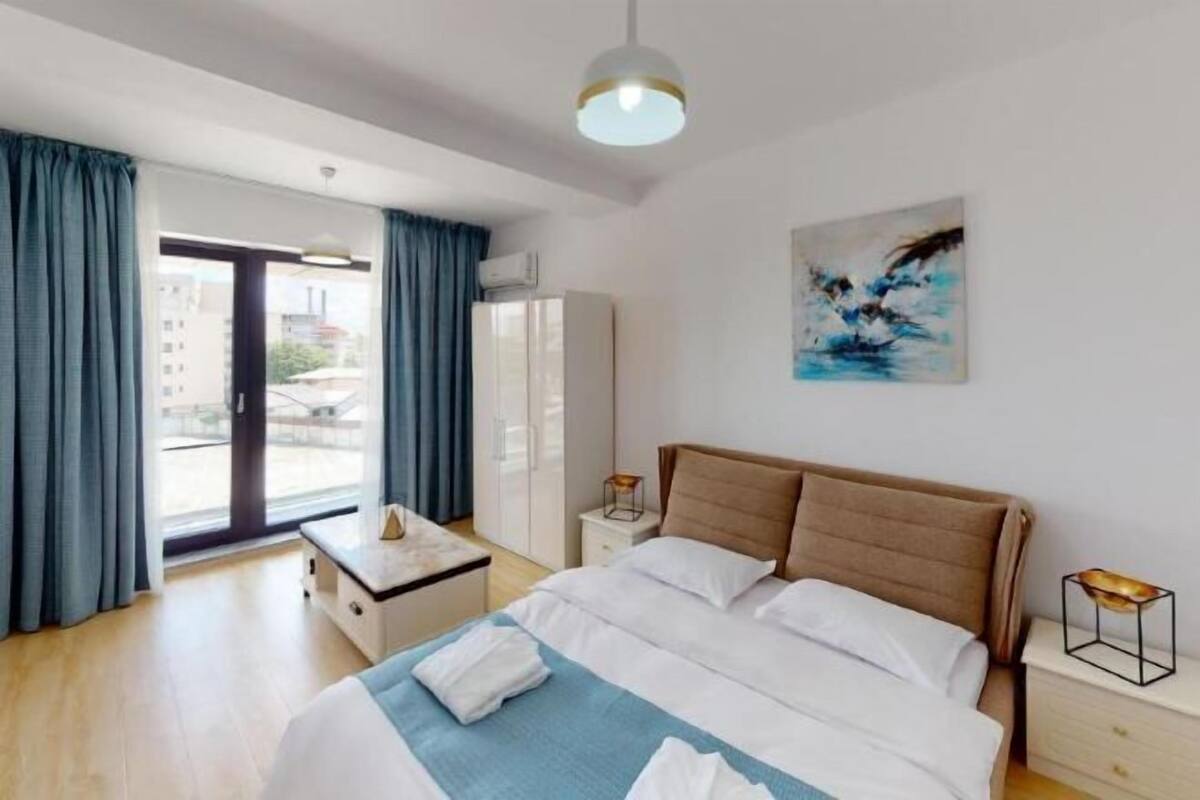 1 bedroom, desk, soundproofing, iron/ironing board (on request)