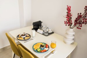 Apartment (King) | 1 bedroom, desk, soundproofing, iron/ironing board - Le Blanc Aparthotel (Bucharest)