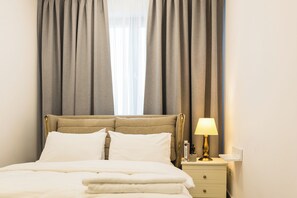 Apartment (King) | 1 bedroom, desk, soundproofing, iron/ironing board - Le Blanc Aparthotel (Bucharest)