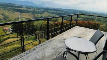 Deluxe Quadruple Room | Terrace/patio