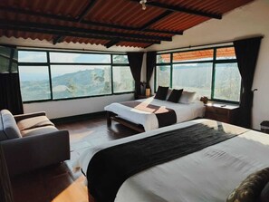 Minibar, in-room safe, bed sheets - Sierra Morena Eco-Hotel (Filandia)
