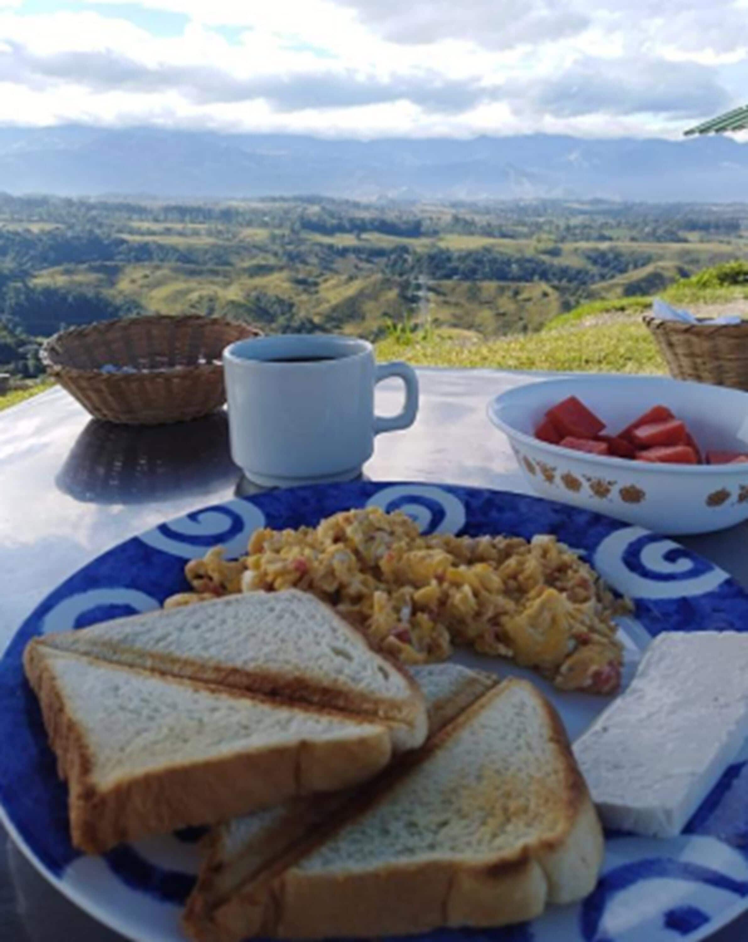 free daily continental breakfast