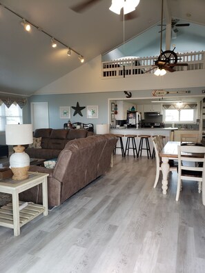 Smart TV, fireplace, DVD player, books