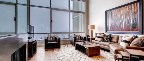 TV, fireplace