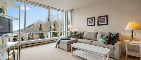 Televisor i llar de foc