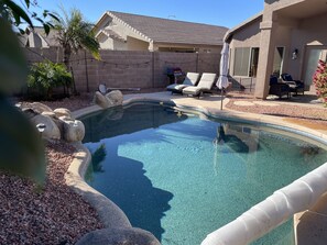 Lämmitetty uima-allas