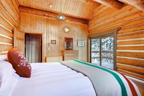 4 bedrooms, WiFi, bed sheets