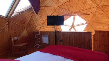 Deluxe Cabin (Domo 3) | 2 bedrooms, desk, blackout curtains, soundproofing