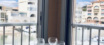 Charming, colourful and functional T2 apartment 200m from the beach free, enclosed parking