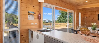 Matapouri Bayside Retreat - Matapouri Holiday Home