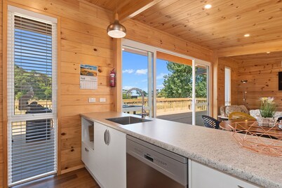 Matapouri Bayside Retreat - Matapouri Holiday Home
