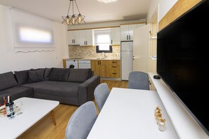 1 bedroom, premium bedding, desk, blackout curtains
