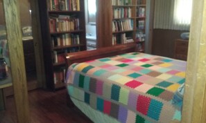 4 bedrooms, WiFi, bed sheets