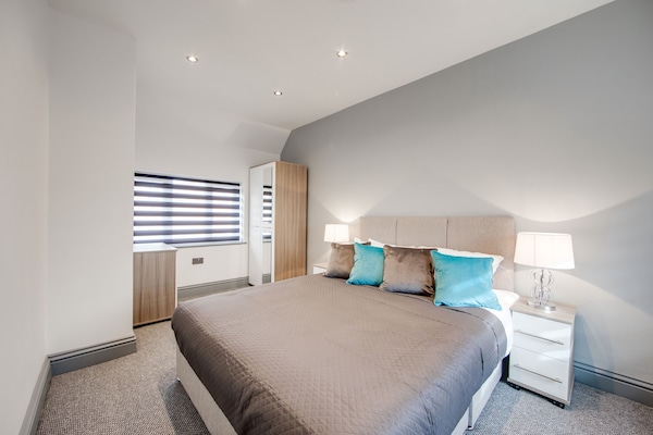 4 bedrooms, iron/ironing board, travel cot, free WiFi