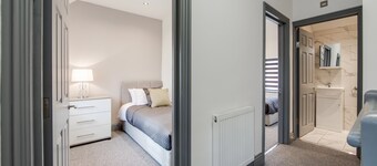 Central 4 Bedroom House close to town and station