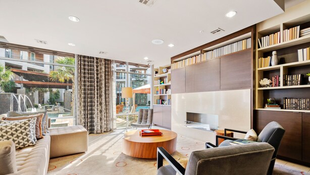 Lobby-lounge