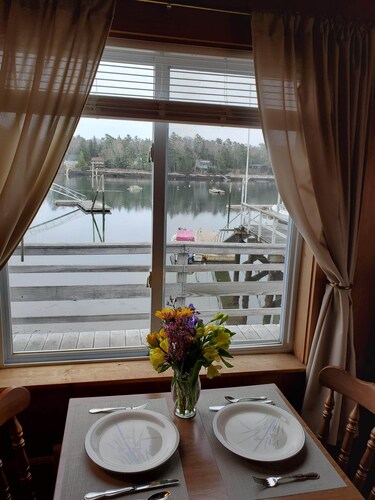 3 one-bedroom fully equipped cottages with free WIFI /weekly rental