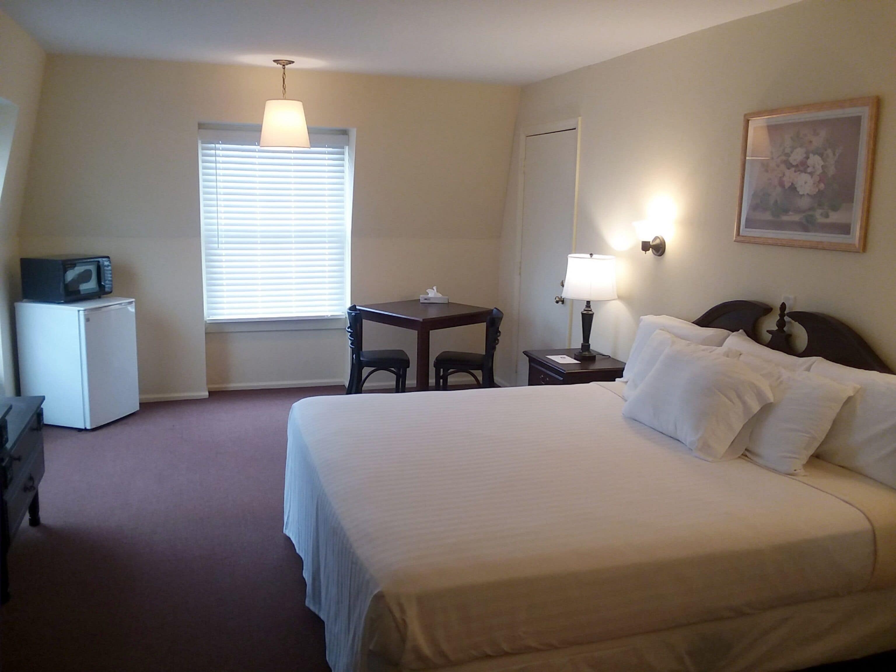 single king suite non-smoking | blackout curtains, free wifi, bed sheets