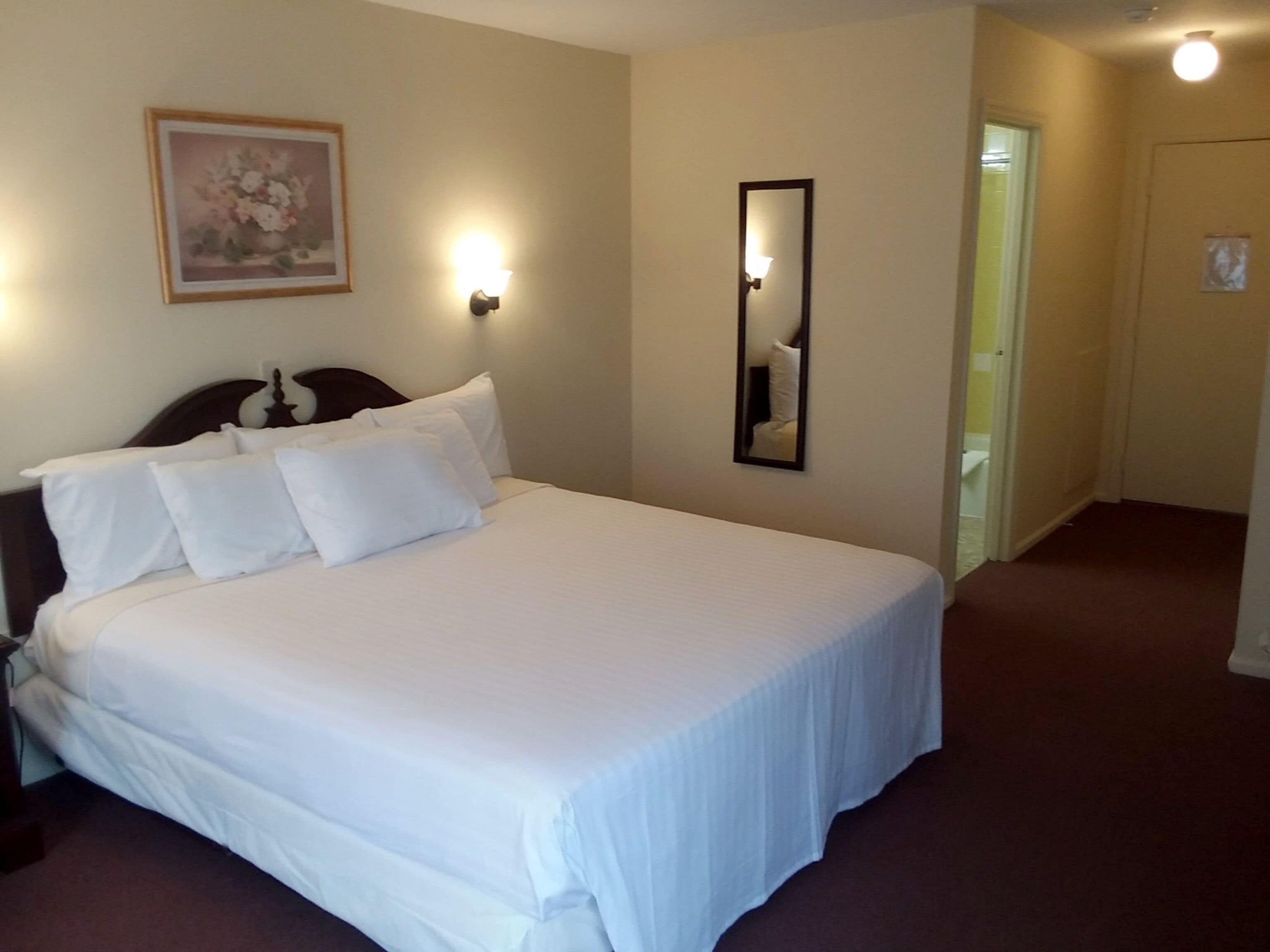 single king suite non-smoking | blackout curtains, free wifi, bed sheets