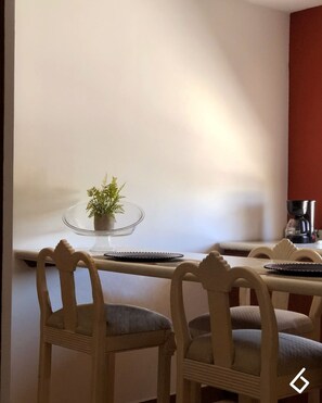 Luxury Apartment | Private kitchen | Rice cooker, blender, toaster oven, cookware/dishes/utensils - Departamentos Bonsai (Torreón)