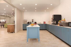 Desayuno continental incluido todos los días 