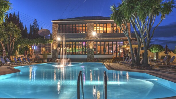 Outdoor pool - Legends Deluxe Studio 304 Sidari Corfu (Corfu)