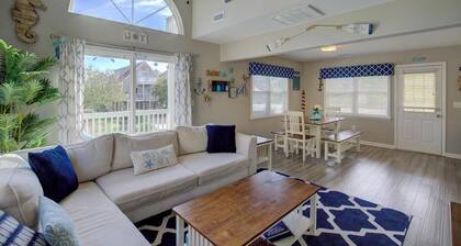 "Always Sunny" Beautifully Remodeled Home, Quick Walk to Beach