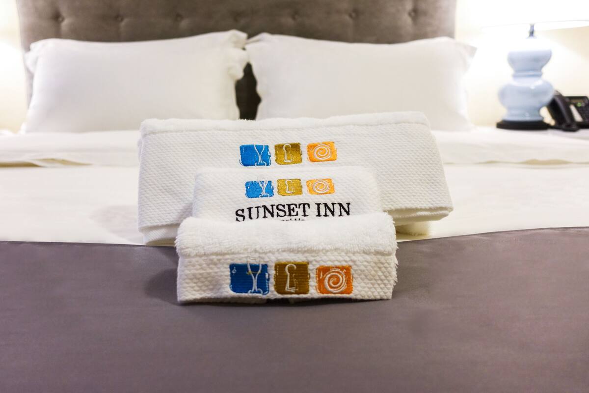 Frette Italian sheets, premium bedding, minibar, in-room safe
