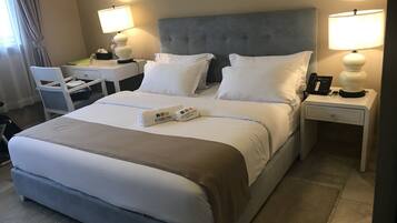 Frette Italian sheets, premium bedding, minibar, in-room safe