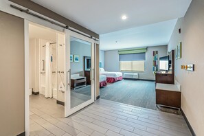 Rom, 2 queensize-senger, tilgjengelighetstilpasset, badekar | Strykejern/-brett, wi-fi og sengetøy