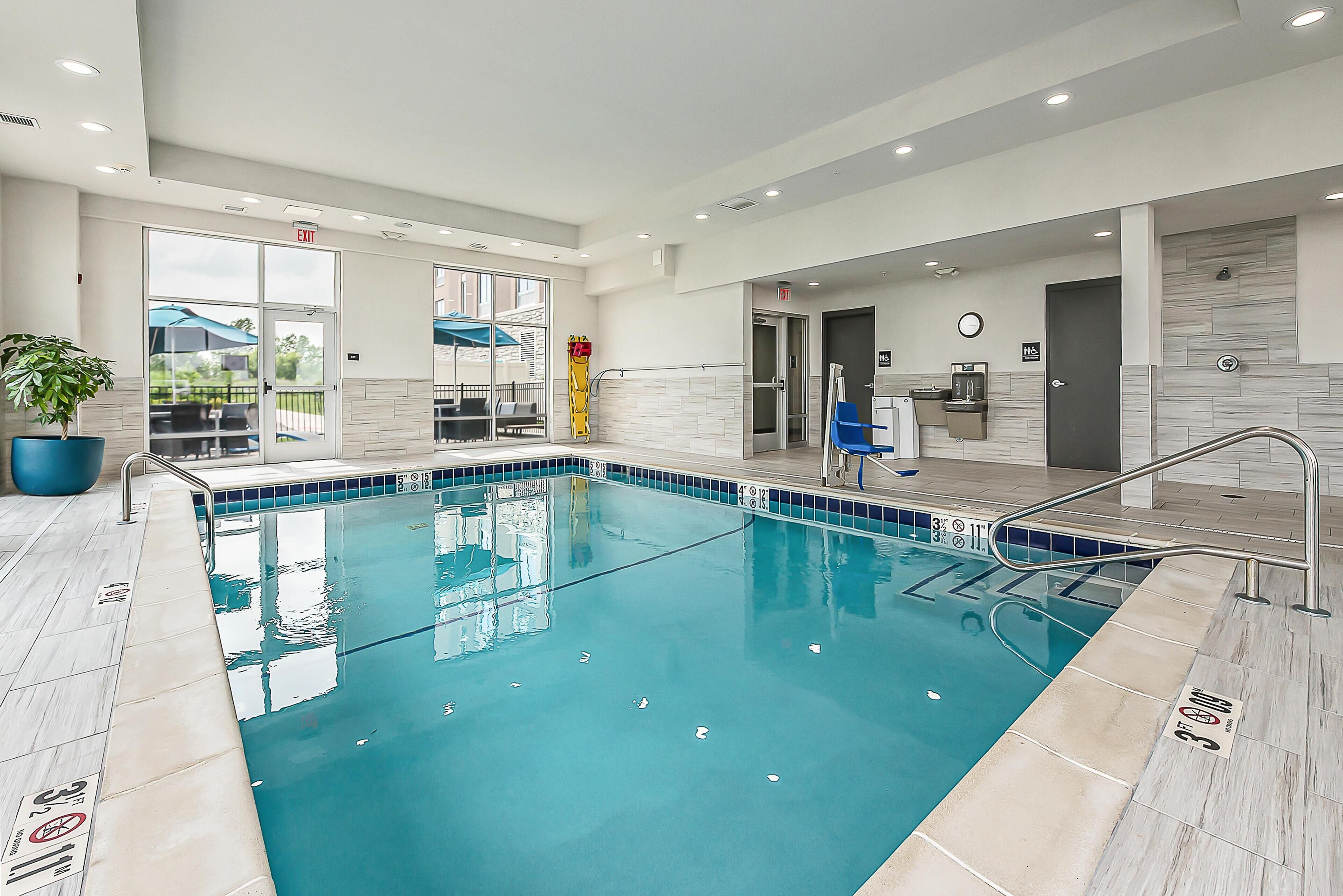 Hồ bơi trong nhà 